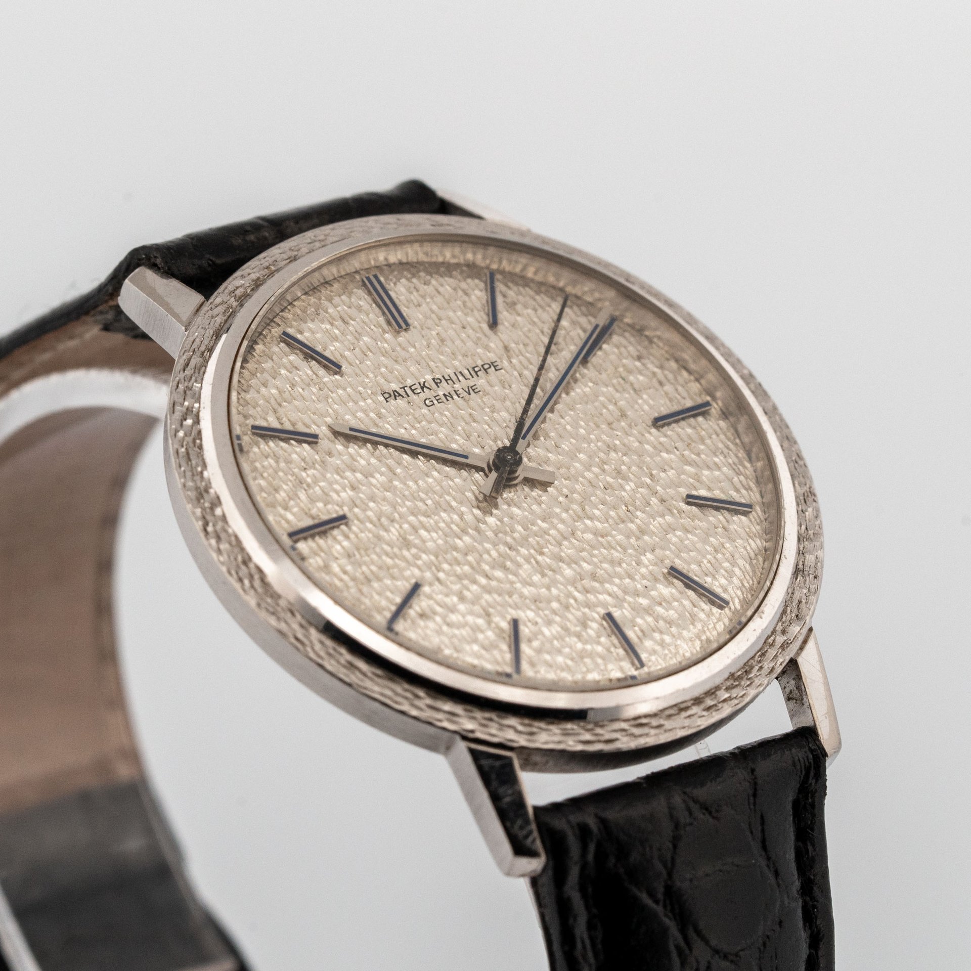 Patek Philippe Calatrava 18K Ref. 3569-3.jpg