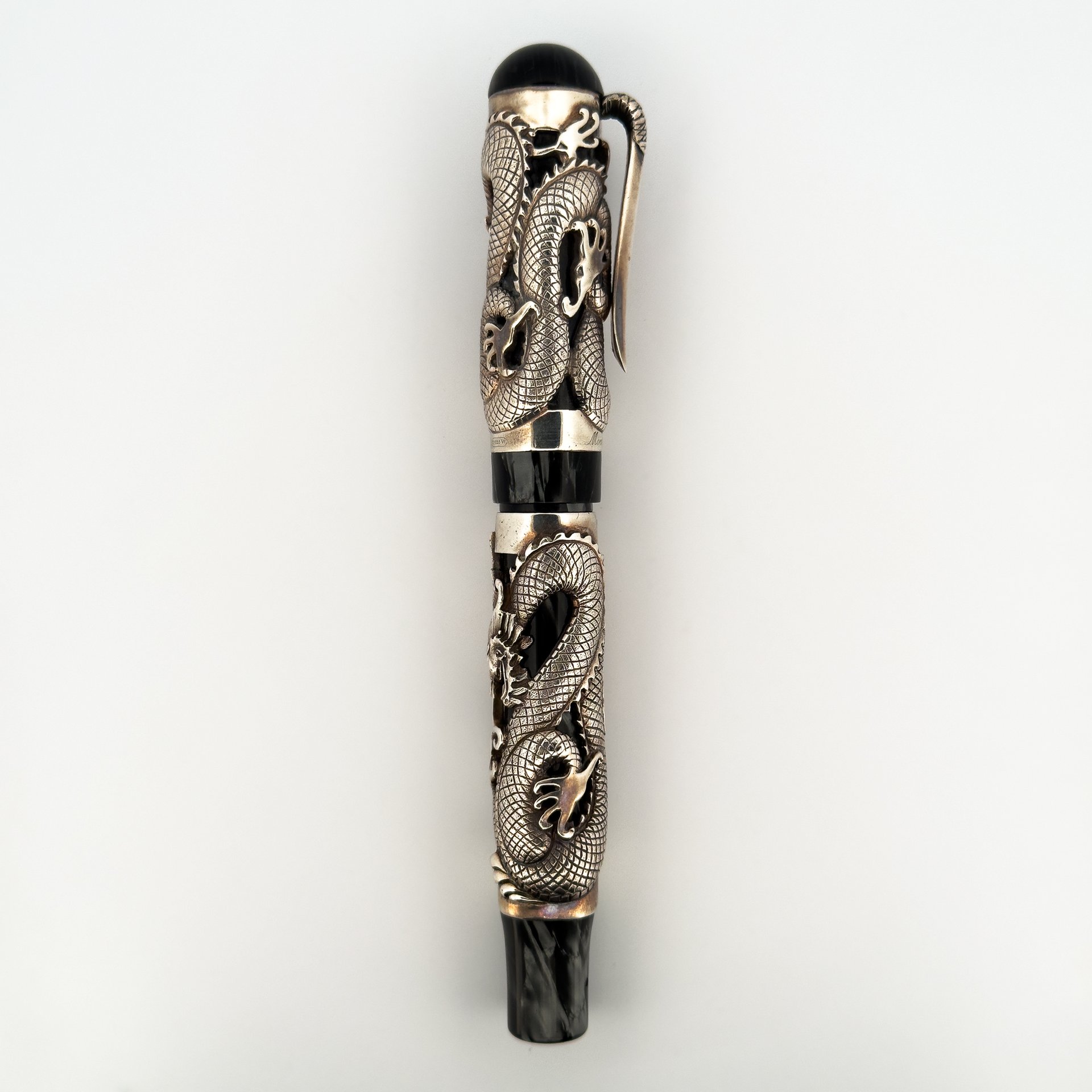6-Montegrappa Black Silver Dragon Fountain Pen-3.jpg