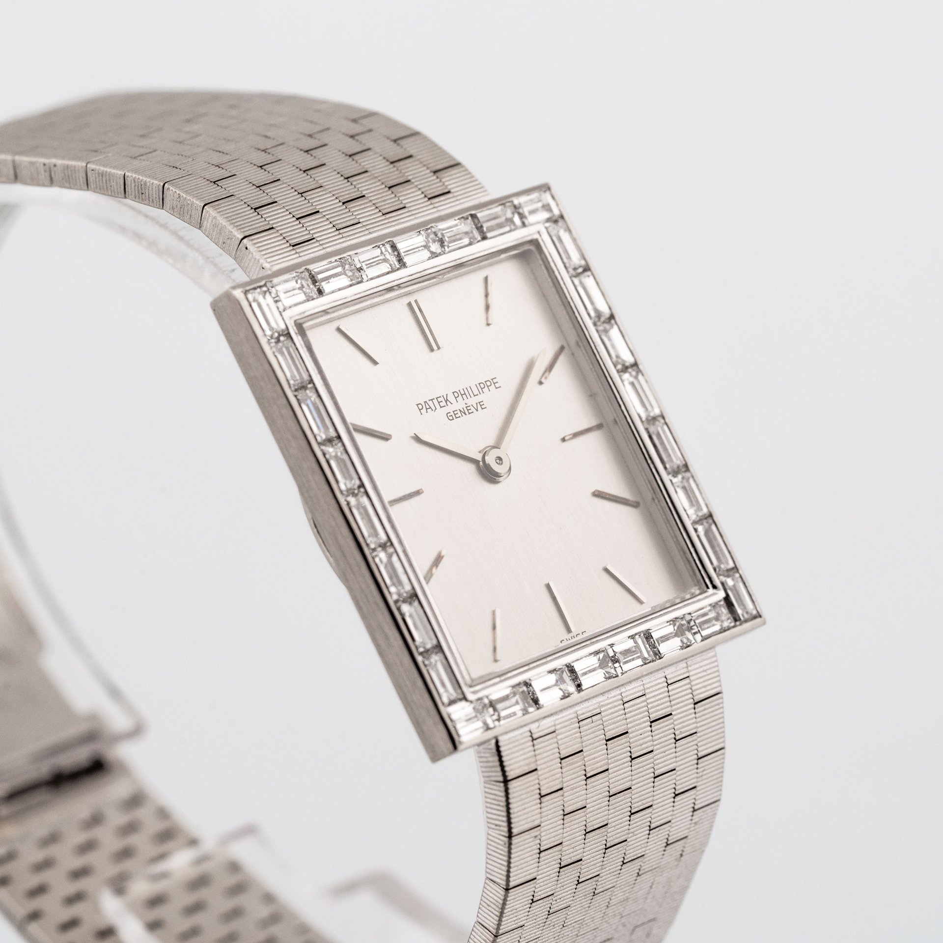 Patek Philippe Ref. 3520-2-2.jpg