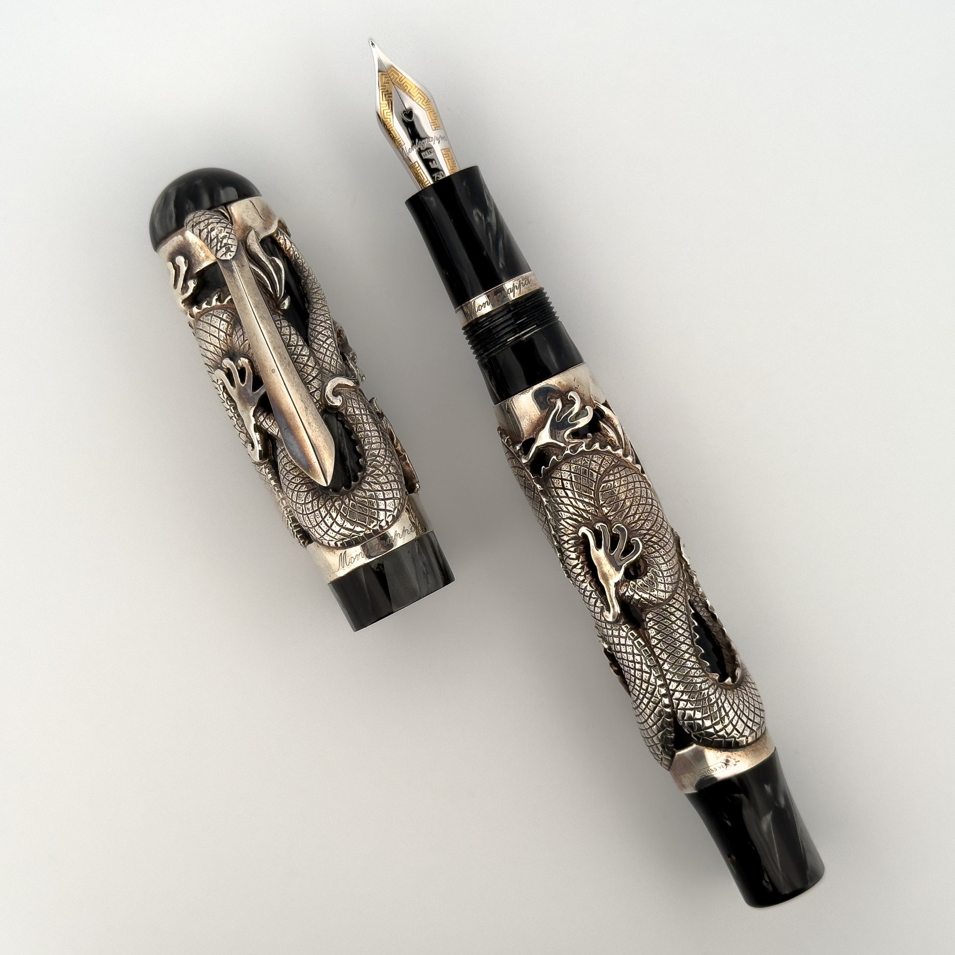 6-Montegrappa Black Silver Dragon Fountain Pen-1.jpg