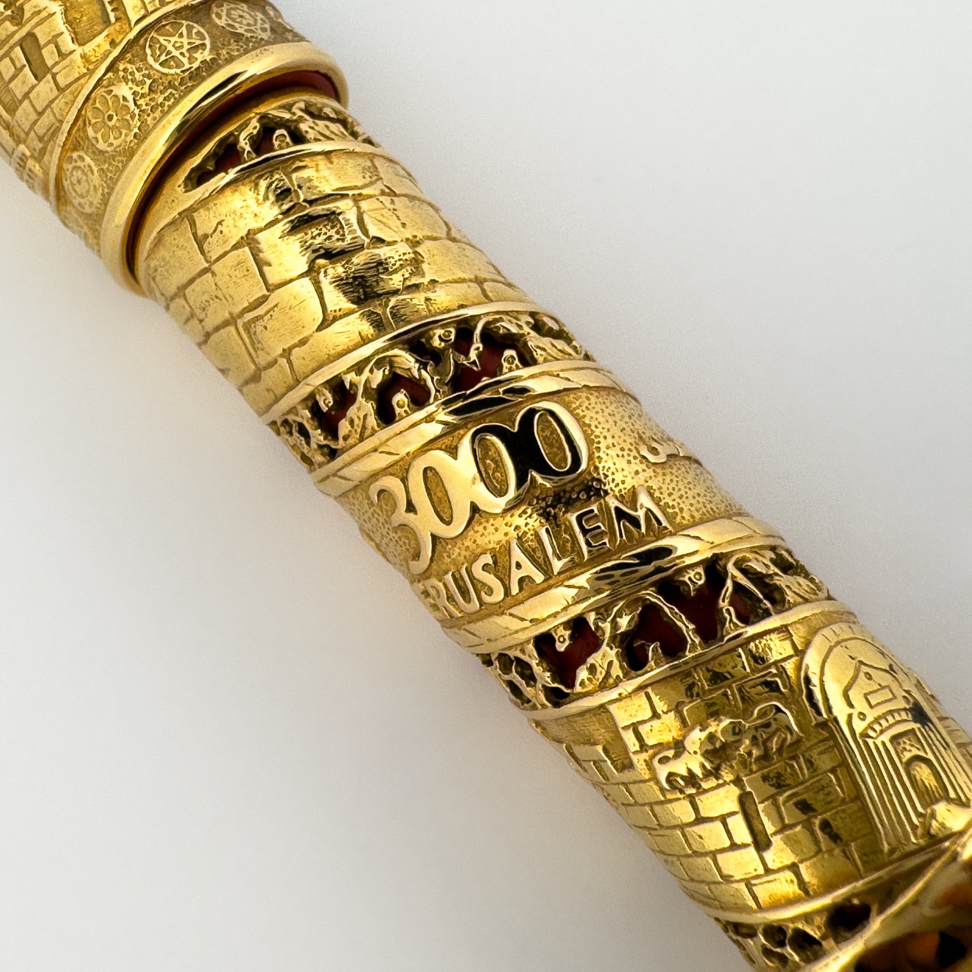 15-OMAS-JERUSALEM-3000-GOLD-LE-7.jpg