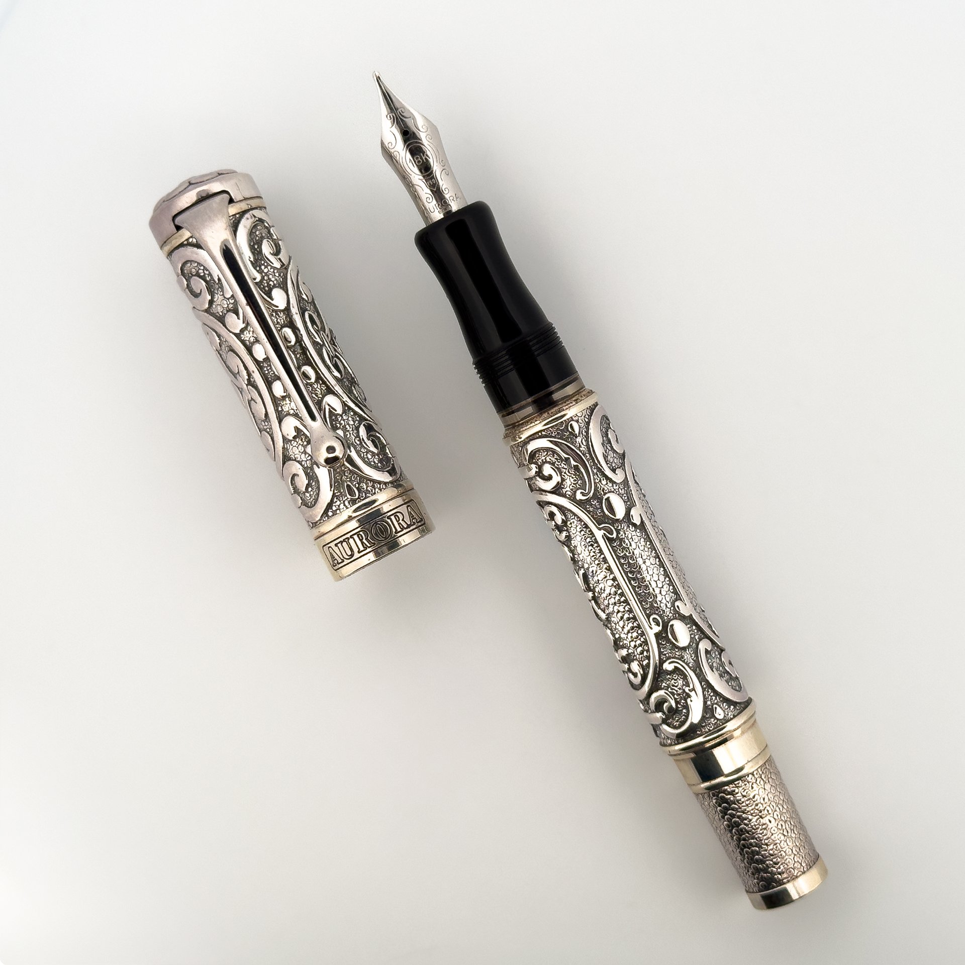 14-Aurora-Benvenuto-Cellini-Silver-Fountain-Pen-1.jpg