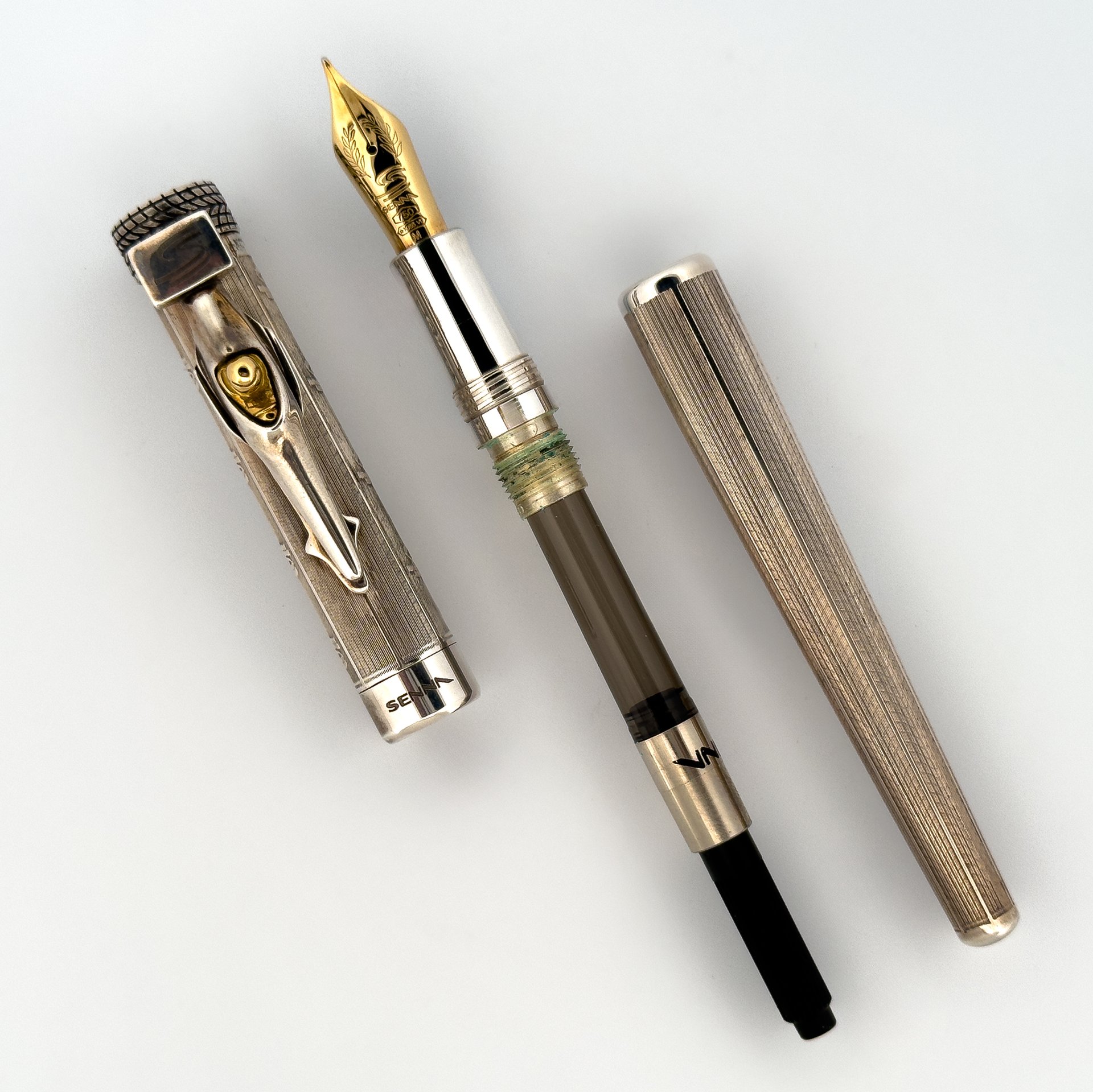 2-Montegrappa Tribute to Ayrton Senna Fountain Pen Silver-1.jpg