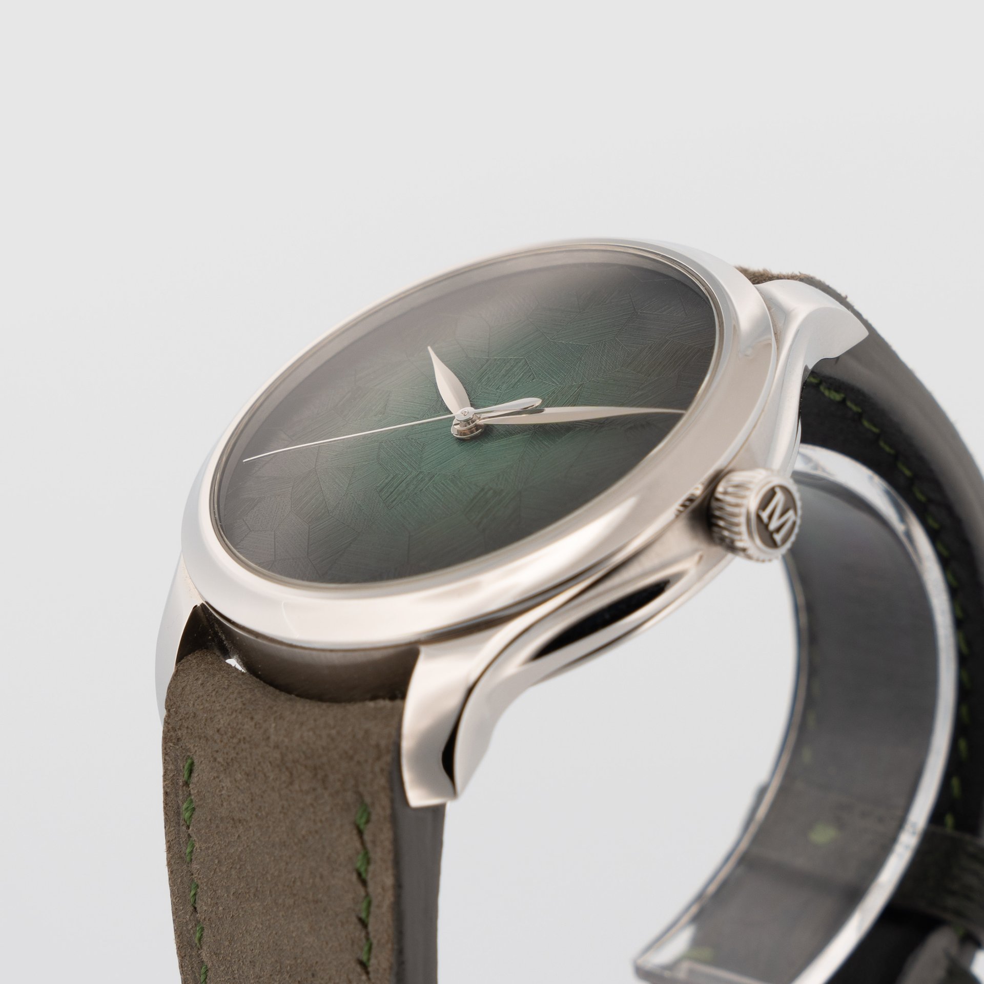 H. MOser _ Cie Endevaour Centre Seconds Concept-WEB-4.jpg
