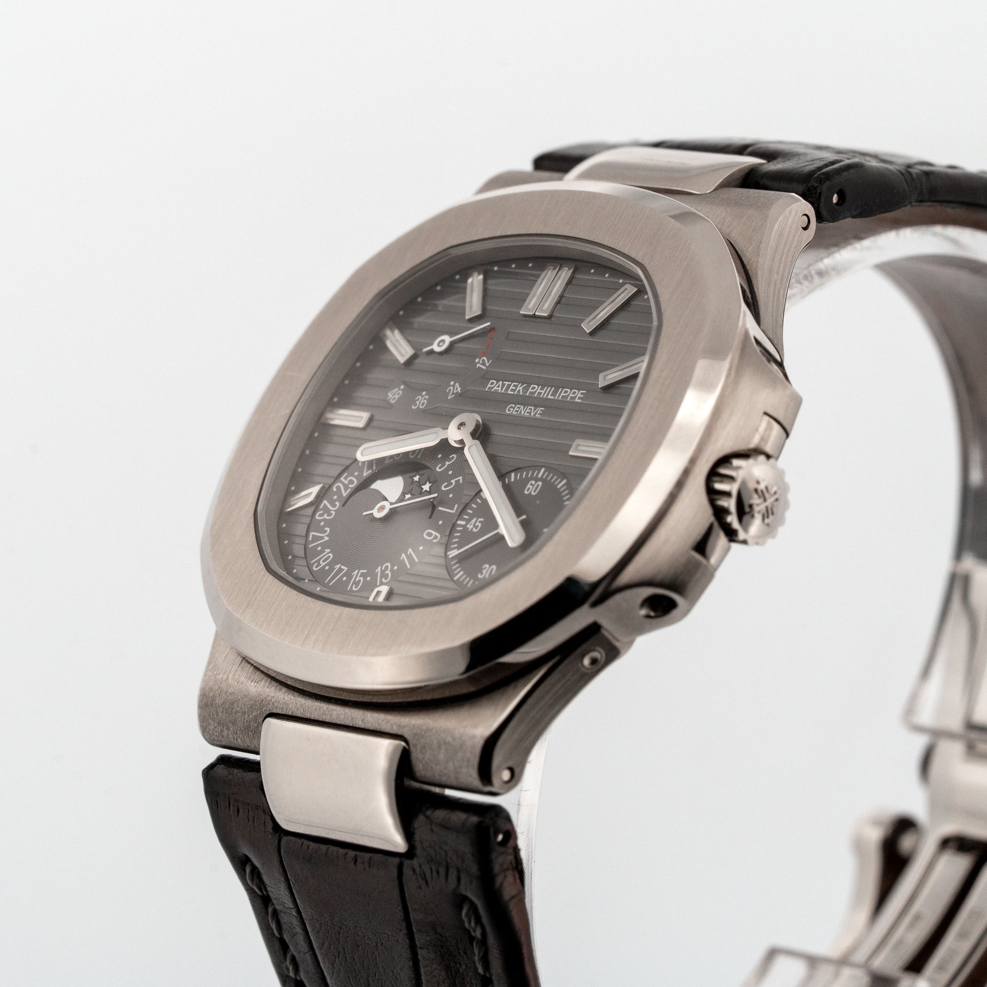 Patek Philippe Nautilus Ref. 5712G-001-4.jpg