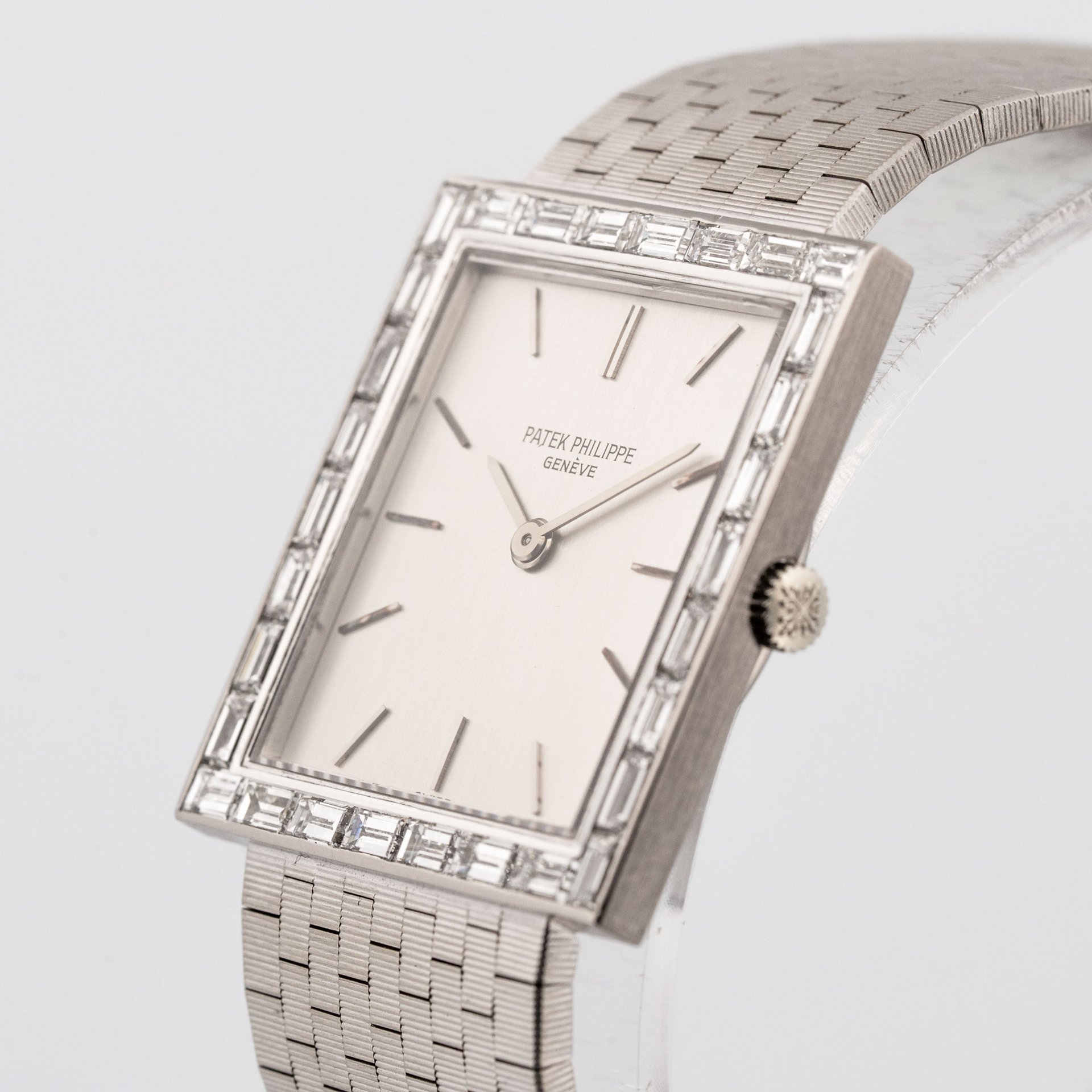 Patek Philippe Ref. 3520-2-3.jpg